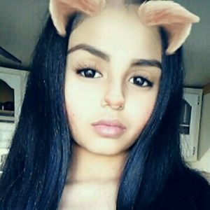 Meet your Posher, Esmeralda